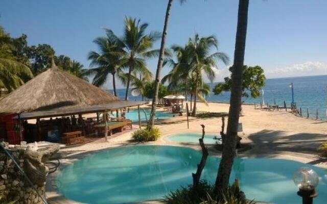 Cebu Club Fort Med Resort