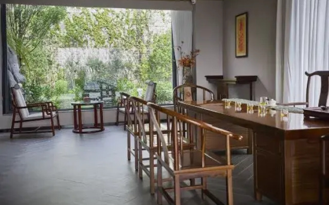 Tengchong Pohang Dongshan Hot Spring Hotel