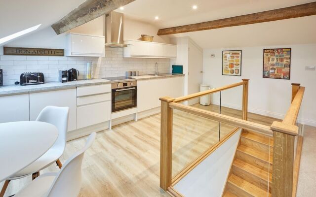 Host Stay Apartment C Cornerhouse Apartments