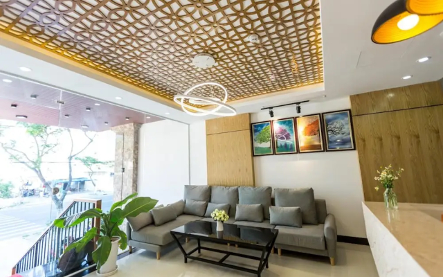Vivian Hotel