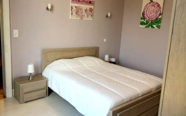 Apartment With one Bedroom in Néris-les-bains, With Wifi