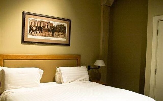 Jelly Roll Executive Suites