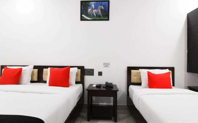 Capital O 63727 Mythri Hotel