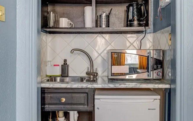 London Collection Kensington Gardens