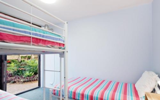 4 'Harbourside' 3-7 Soldiers Point Road - Ground Floor On The Waterfront – Guest Rooms – Soldiers Point