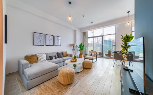 DXB - The Atria Residences - 2007 - DT