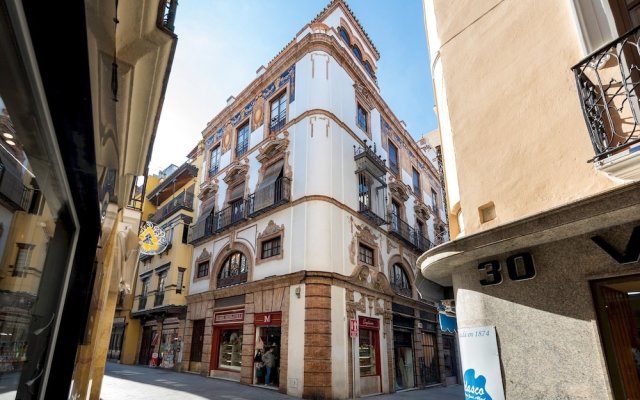 Beautiful Penthouse Located In A Classic Building In The Heart Of Seville. Entretejas Ii