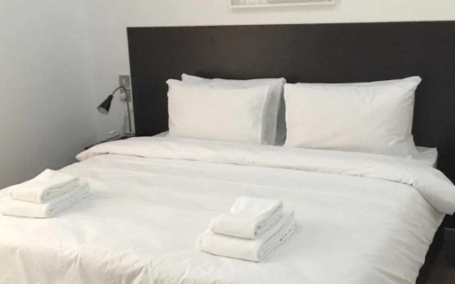 The Gulf Hotel Flats Est