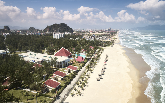 Sandy Beach Non Nuoc Resort