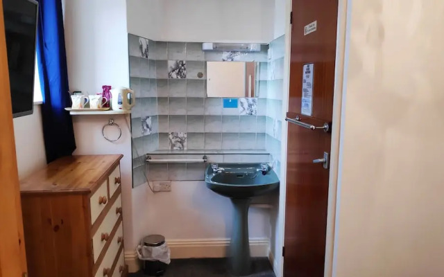 OYO Elnor Guest House