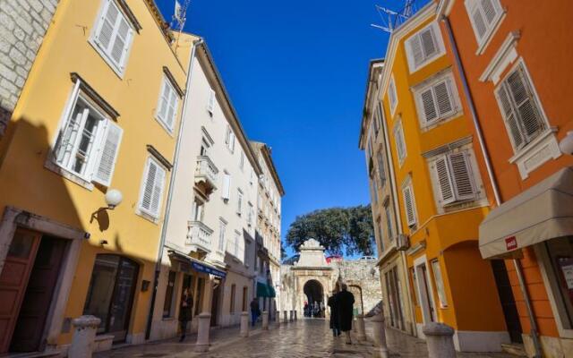 Apartments Tiramola Old Town