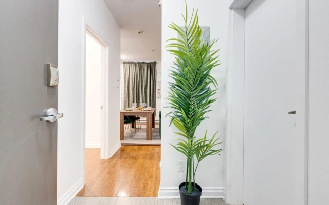 M11 Beautiful Cozy 2BR w AC Perfect Location