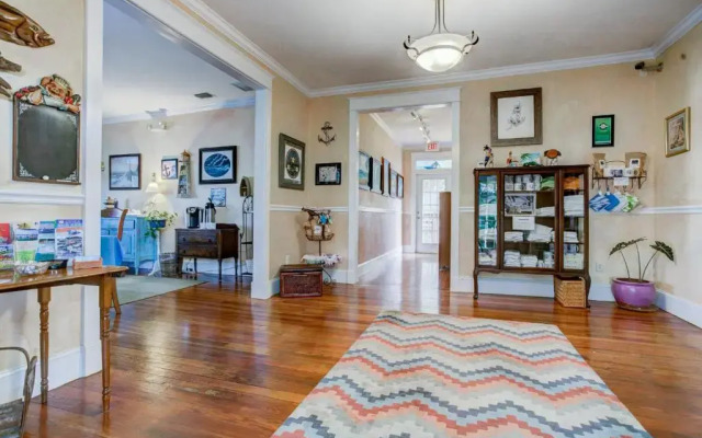 Anchor Inn NSB Bed & Breakfast