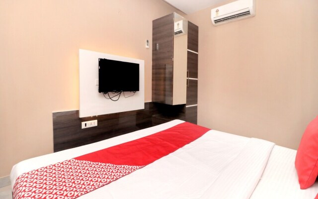 OYO 15653 Hotel Sukh Regency