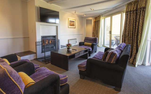 Nugget Point Resort and Spa