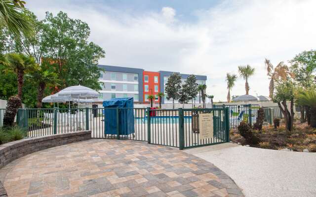 Econo Lodge Inn & Suites Foley - North Gulf Shores