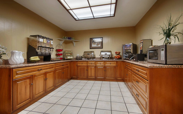 Best Western Village Inn