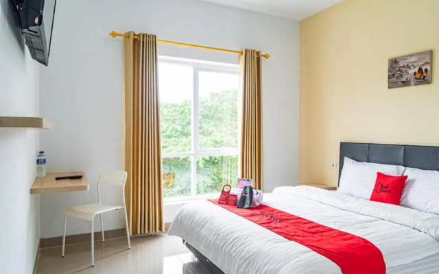 Formerly Reddoorz Plus Near Teras Kota 3