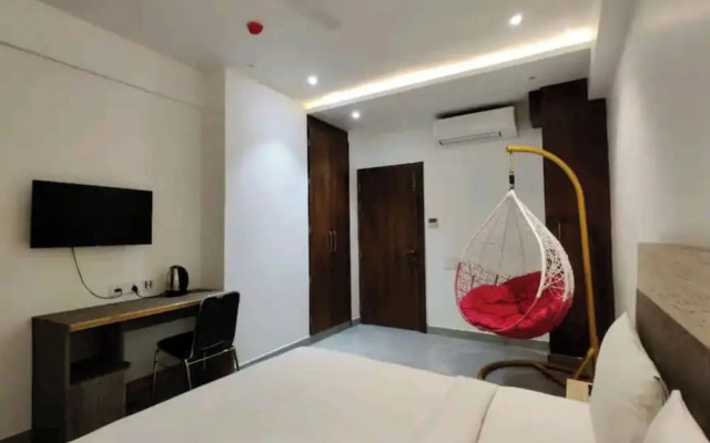 Hotel Blue Shine