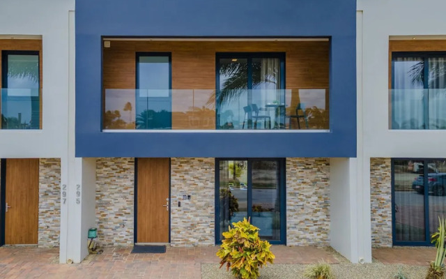 Serene Designer Gem Walk to Beach Strip Pool