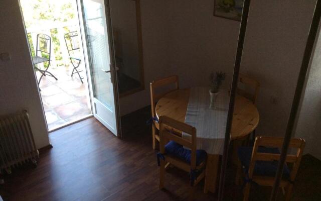 Apartman Ustrine