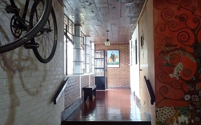 Hostel y Restaurante Casa Jacaranda