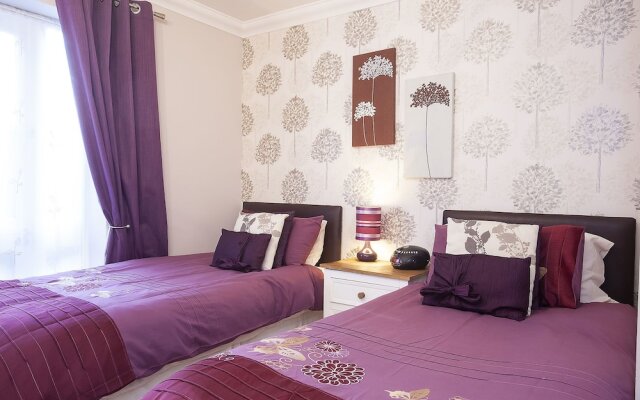 Riverbank View Apartment