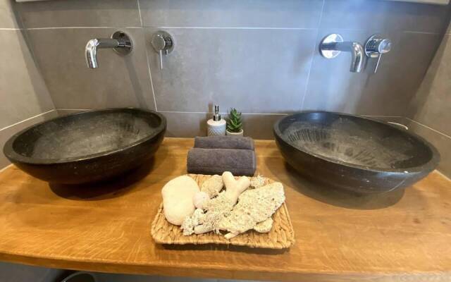 Impeccable 2-bed Apartment in Willemstad