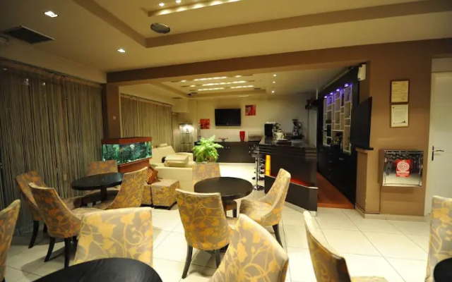 Ceragio Hotel & Apartments