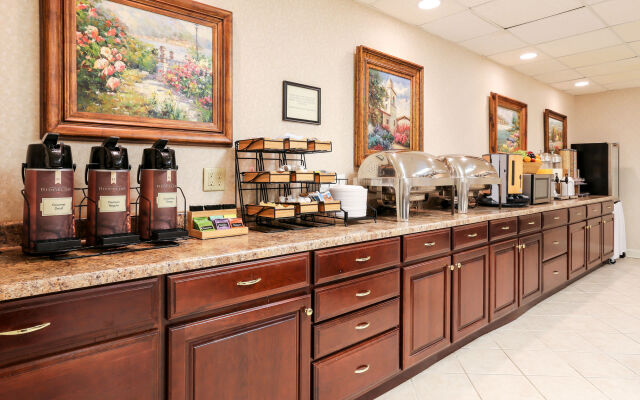Meadowbrook Inn