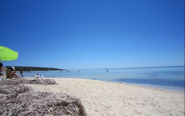 Dunsborough Beachouse YHA Backpackers