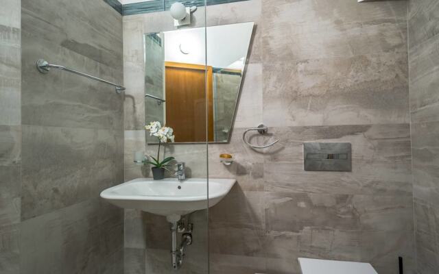 FM Luxury 2-BDR Apartment - 5th Avenue