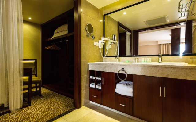 Huatian Chinagora Hotel