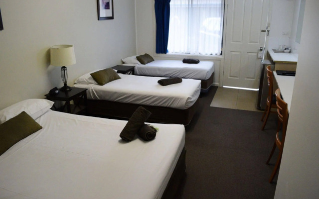 Rosebud Motel
