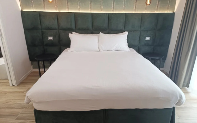 Romi Suite