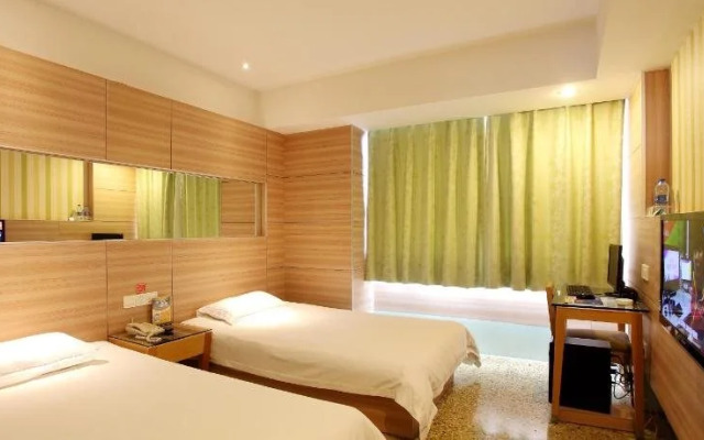Yunqi Hotel