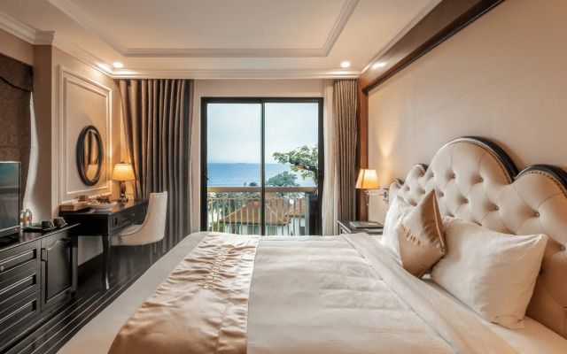Mira Hotel