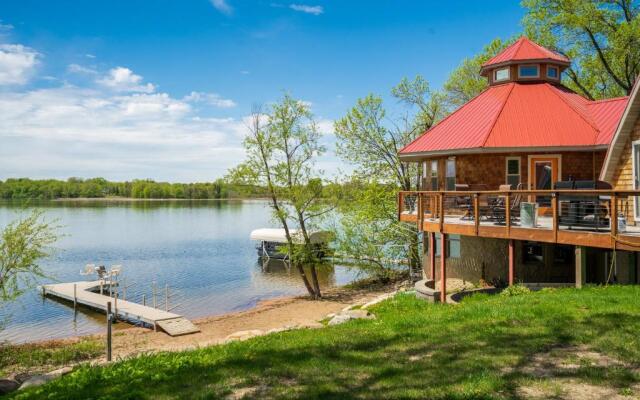 Square Bed ~ Round House