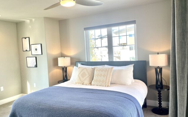 Quiet Urban Community – Designer Home W/ Hot Tub!