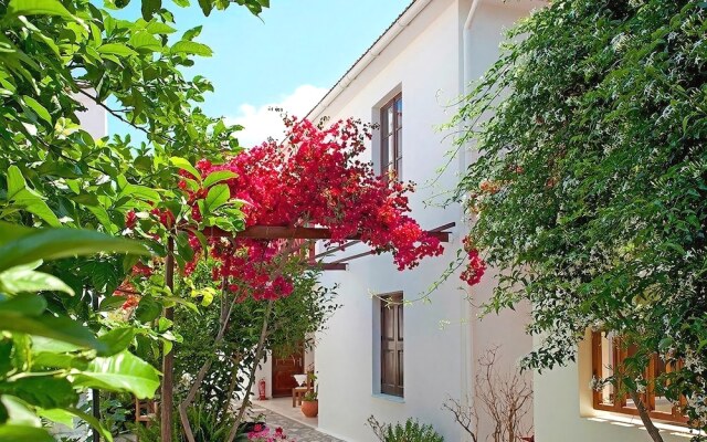 Maria Studios Rooms and Apartments