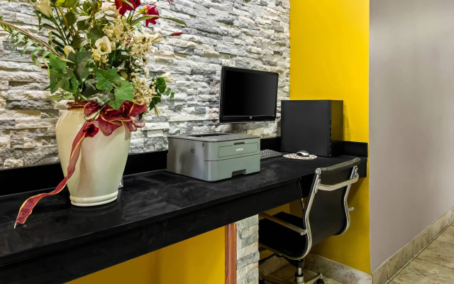 Quality Inn & Suites - Granbury