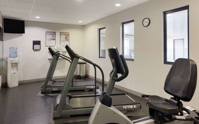 Country Inn & Suites by Radisson, Harrisonburg, VA