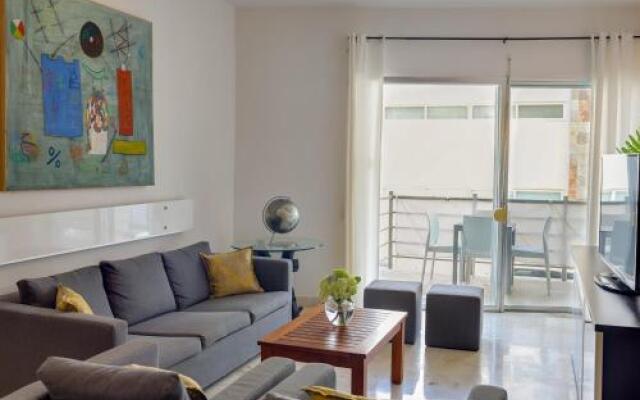 La Vista by Las Flores