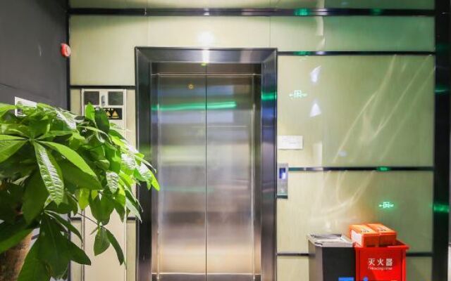 Waito Hotel (Guangzhou Kecun Metro Station Liying Plaza)
