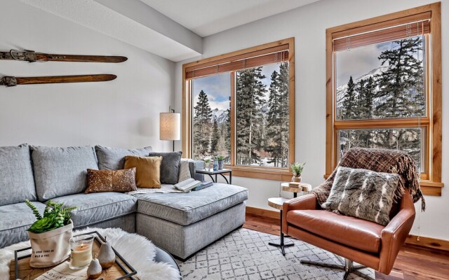 Rundle Cliffs Lodge by Spring Creek Vacation