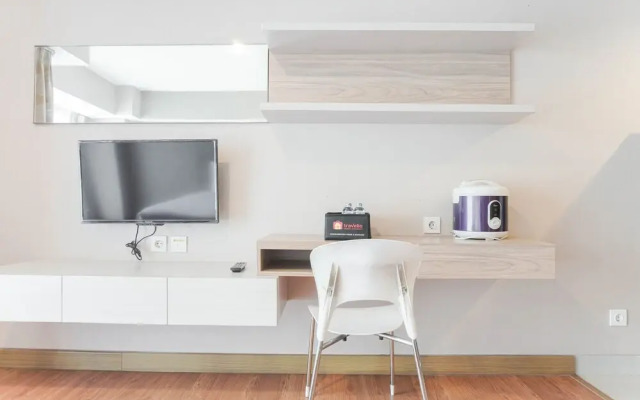 Comfortable And Nice Studio Room Apartement At H Residence