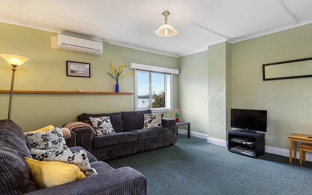 Smugglers Rest Apartments