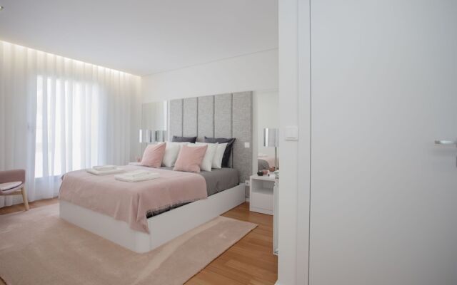 Liiiving - Luxury River View Apartment III