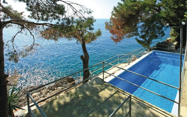 Awesome Apartment in Blato With 3 Bedrooms and Outdoor Swimming Pool
