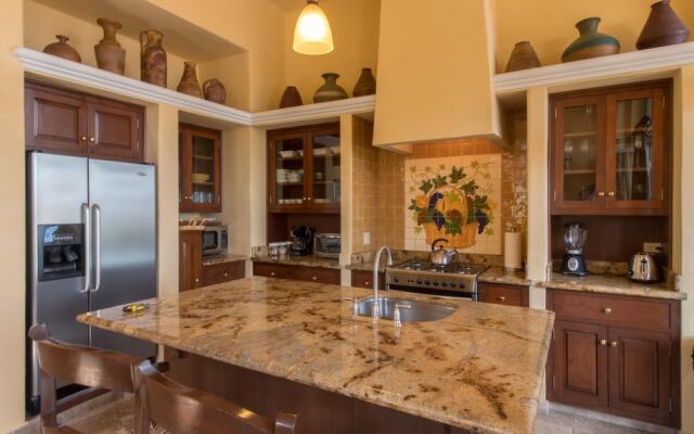 Ocean View 4BR Villa Steps From Cabo: Villa Haydee